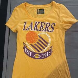 G-III 4Her by Carl Banks Los Angeles Lakers Women's Lightweight Team Name Collag